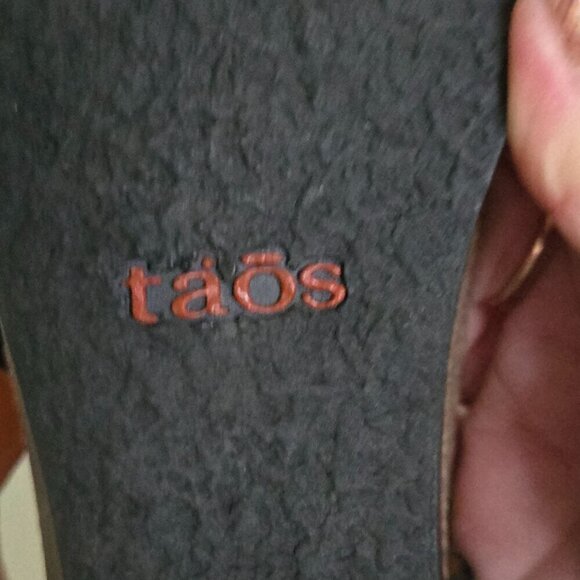 Taos Carousel Wedge Sandal Black Leather Hammered Silver Detail Size 41 - Picture 11 of 12